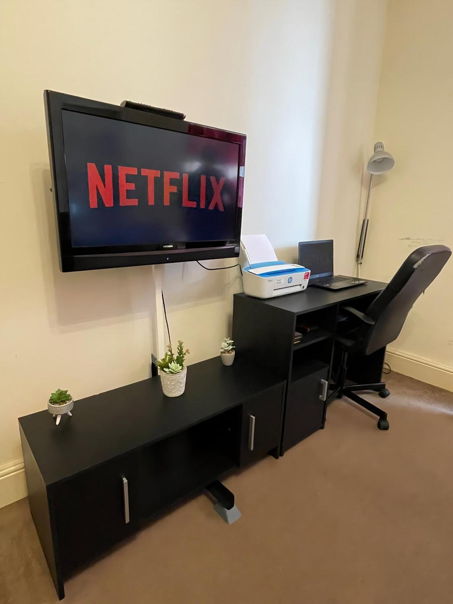 Comfy 2 Bedroom Flat Near Edinburgh City Center エクステリア 写真